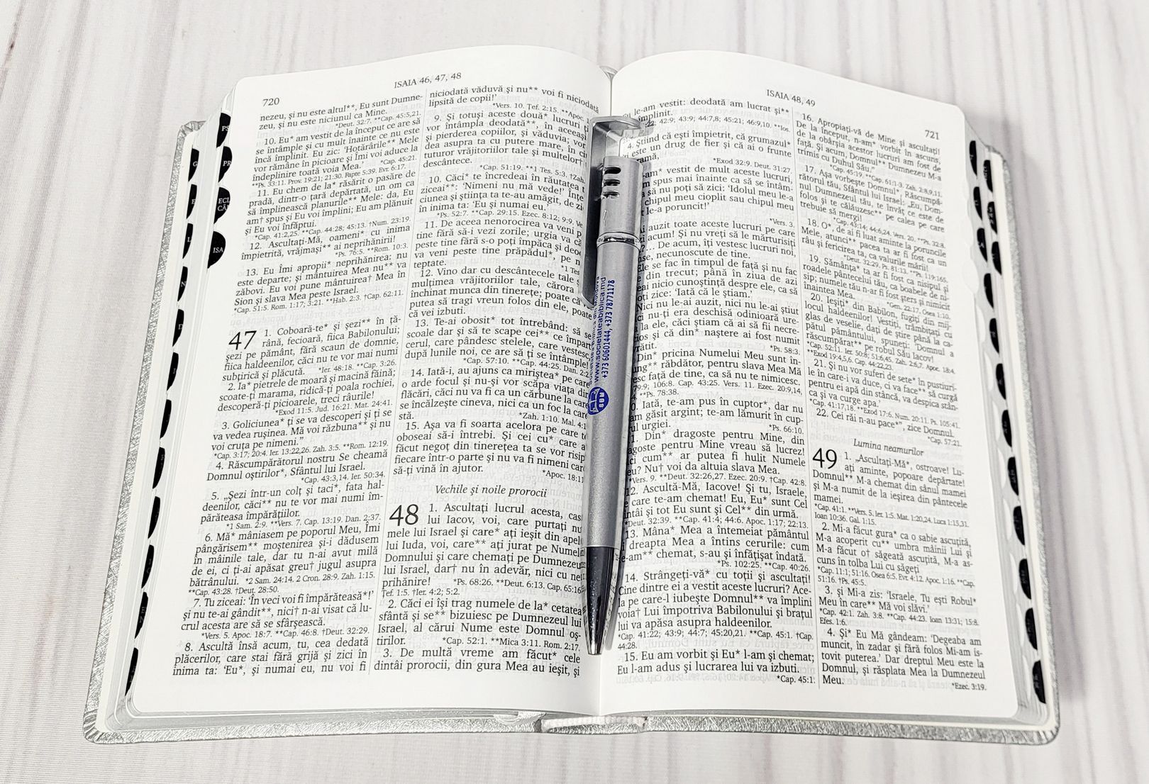 Biblia Rom 052 Cross SILVER GREY