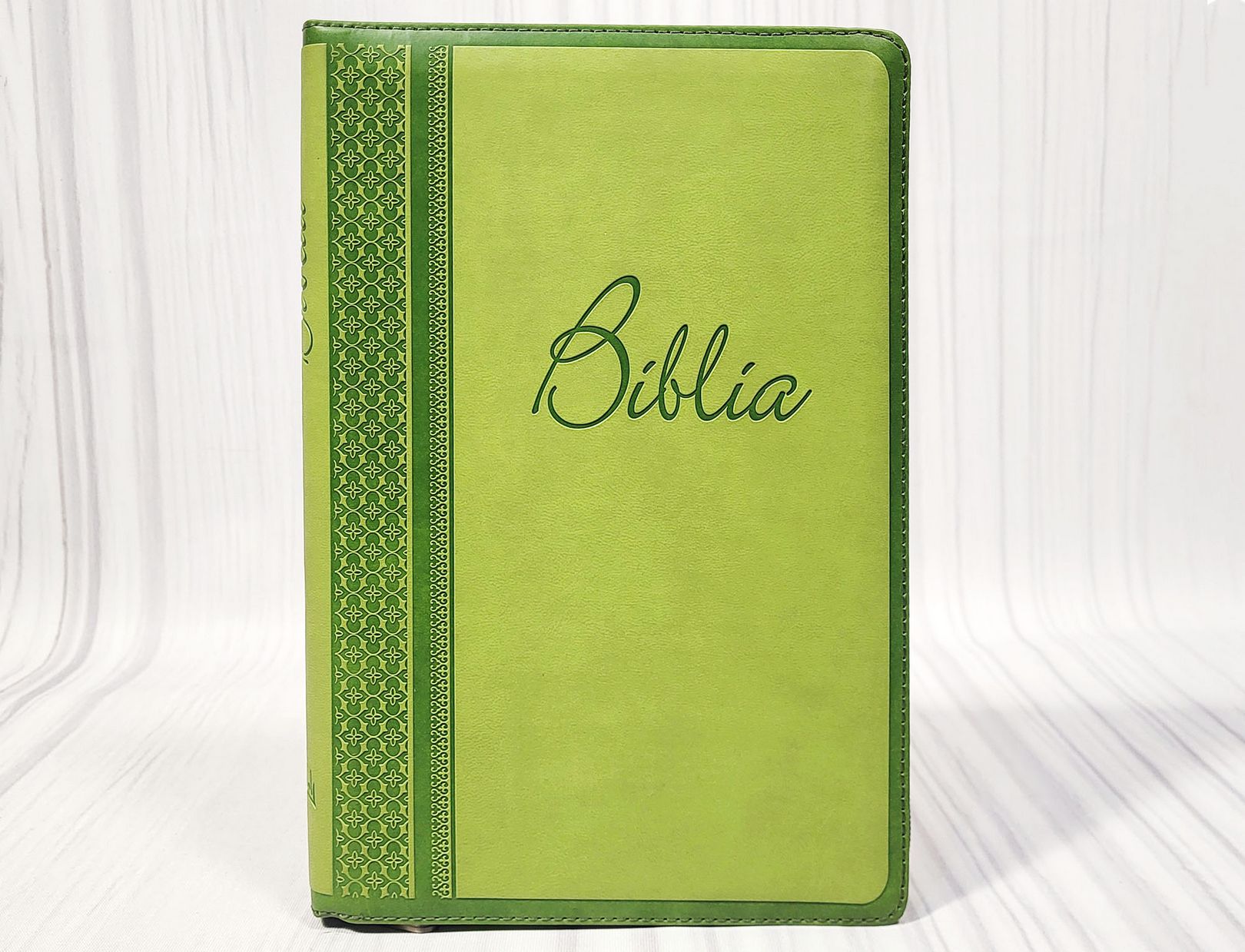 Biblia Rom 075 ZTI – Light Green