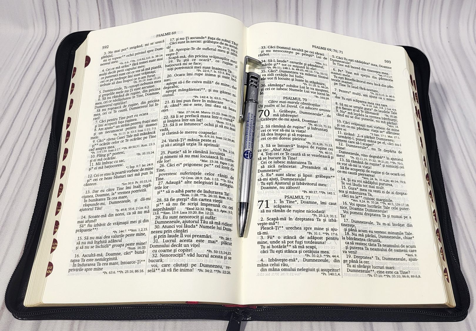 Biblia Rom 076 ZTI (black)