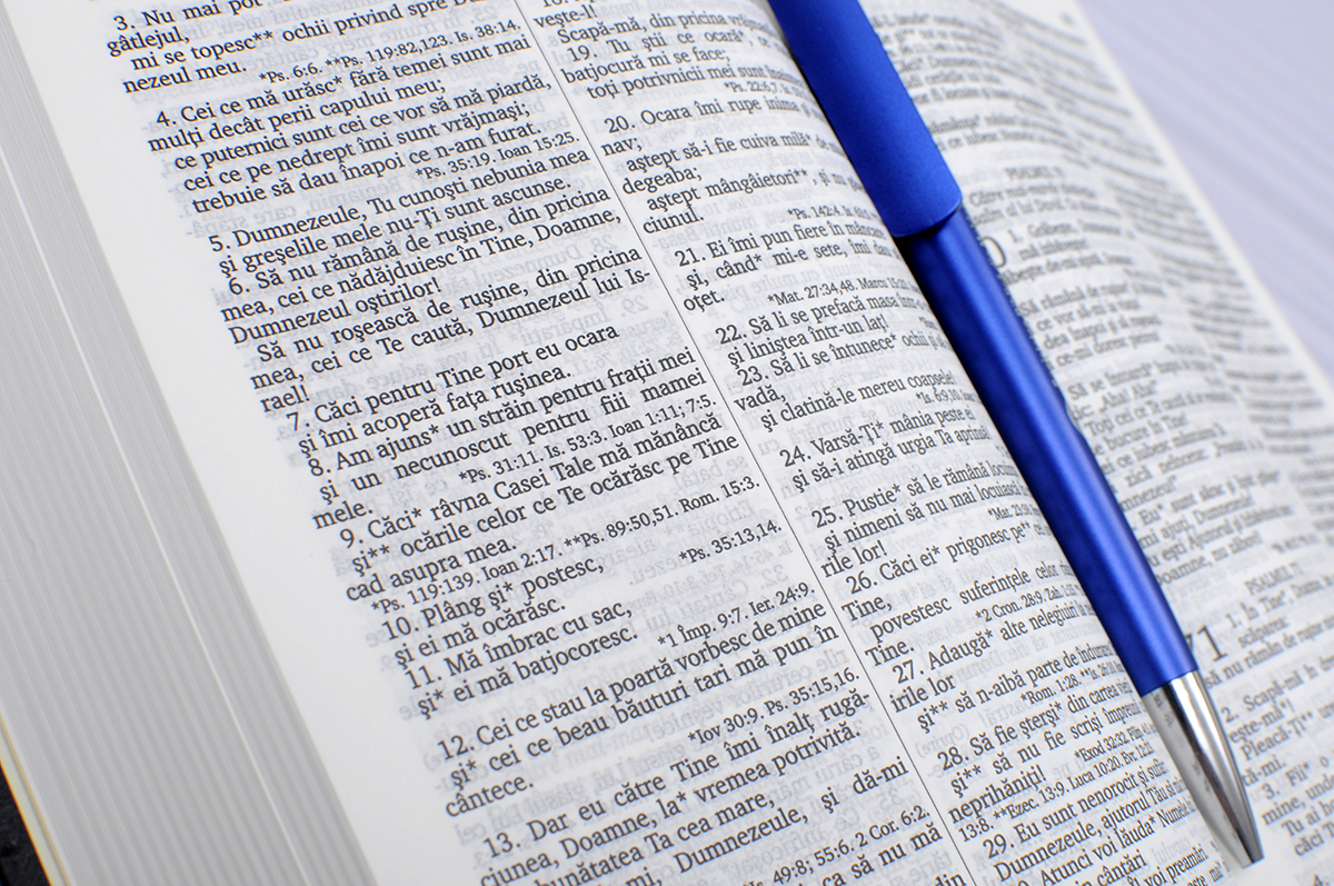 Biblia Rom 052